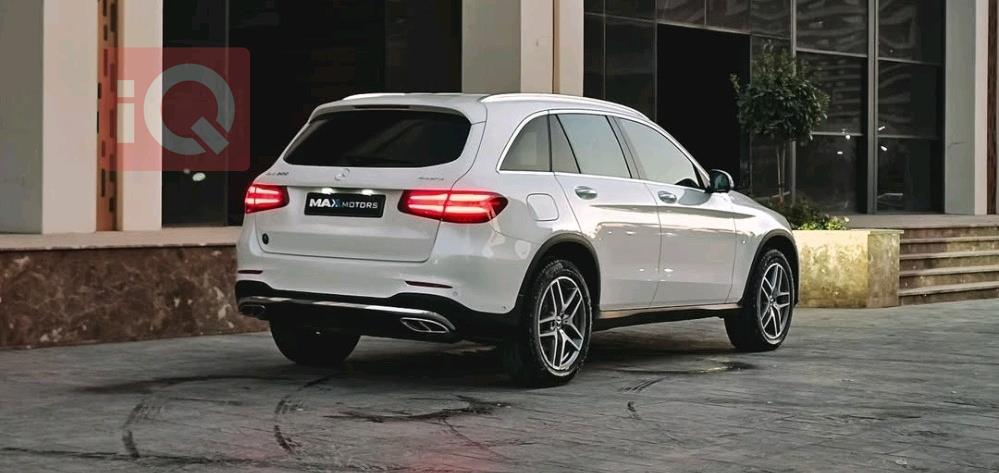 مێرسێدس بێنز GLC